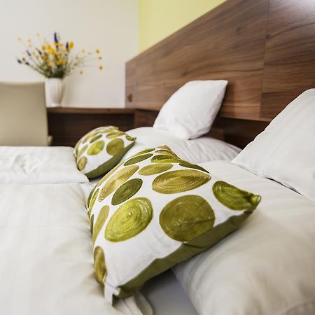 Amethysthotel Mantler Maissau Exteriör bild