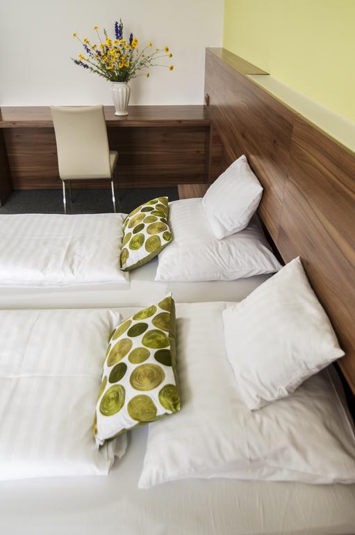 Amethysthotel Mantler Maissau Exteriör bild