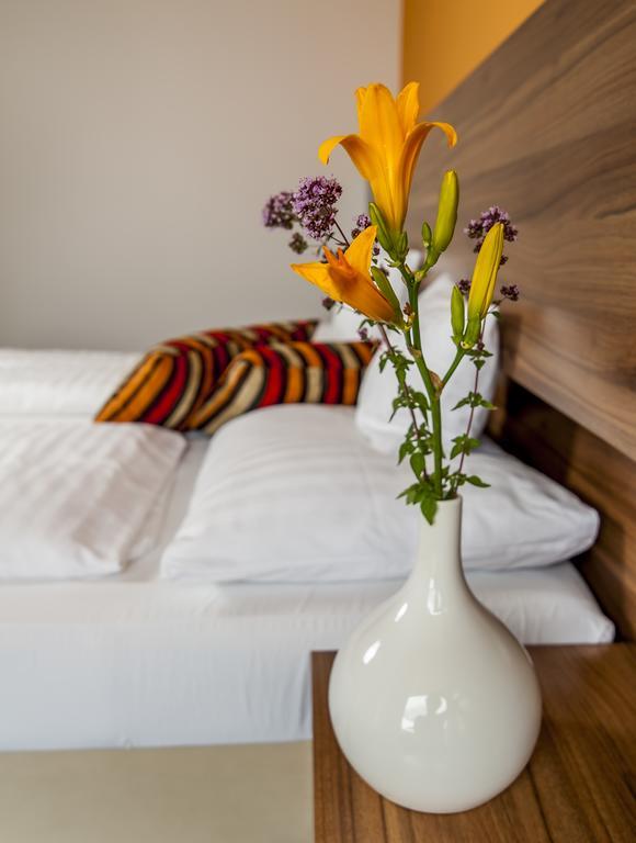 Amethysthotel Mantler Maissau Exteriör bild