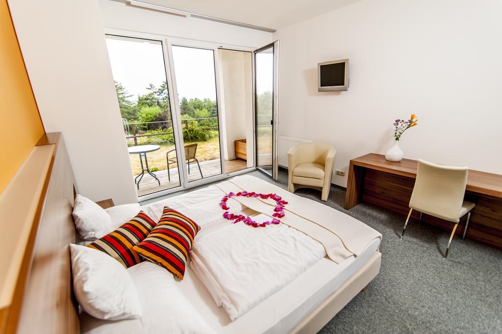 Amethysthotel Mantler Maissau Exteriör bild